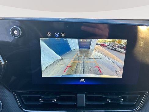 Used 2025 Chevrolet Equinox RS AWD/4WD image 15
