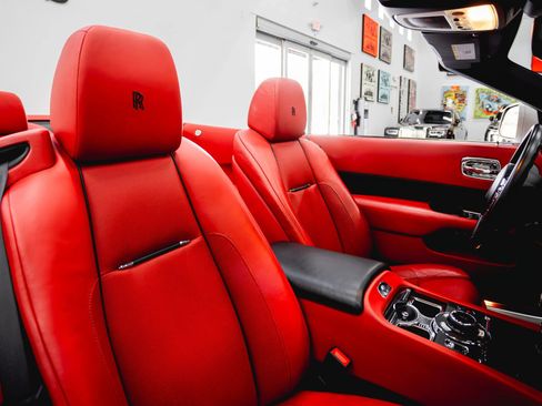 Used 2017 Rolls-Royce Dawn RWD image 63