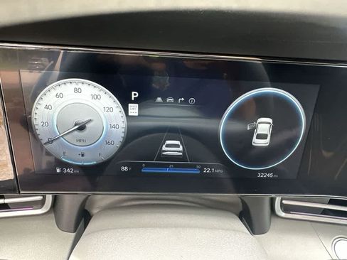 Used 2024 Hyundai Elantra SEL FWD image 23