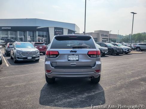 Used 2020 Jeep Grand Cherokee Altitude AWD/4WD image 11