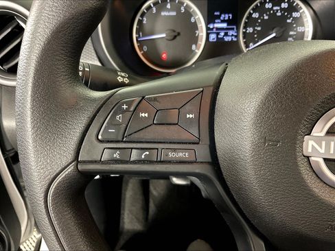 Used 2023 Nissan Kicks S FWD image 11