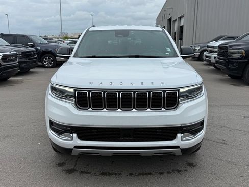 Used 2024 Jeep Wagoneer L Series II w/ Flexible Seating Group AWD/4WD image 24