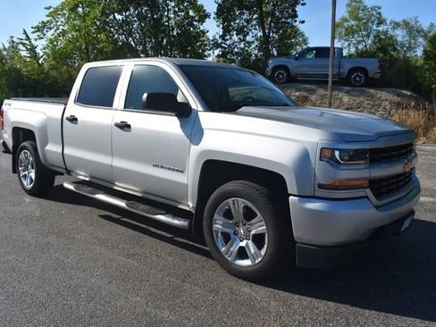 Used 2018 Chevrolet Silverado 1500 Custom w/ Custom Value Package AWD/4WD image 10