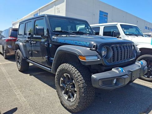 Used 2024 Jeep Wrangler Unlimited Rubicon 4xe AWD/4WD image 3