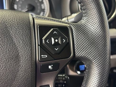 Used 2022 Toyota Tacoma Limited AWD/4WD image 32
