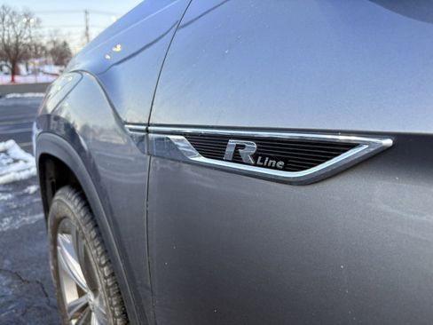 Used 2018 Volkswagen Atlas SE w/ R-Line Package image 11