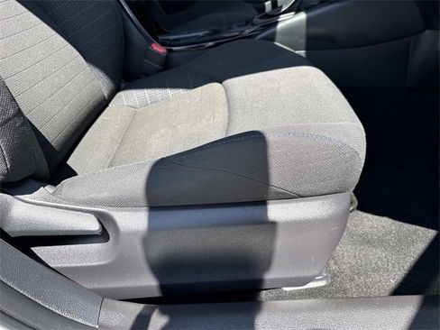 Used 2022 Toyota Corolla SE image 11