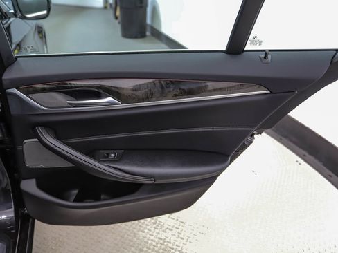 Used 2017 BMW 530i xDrive AWD/4WD image 25