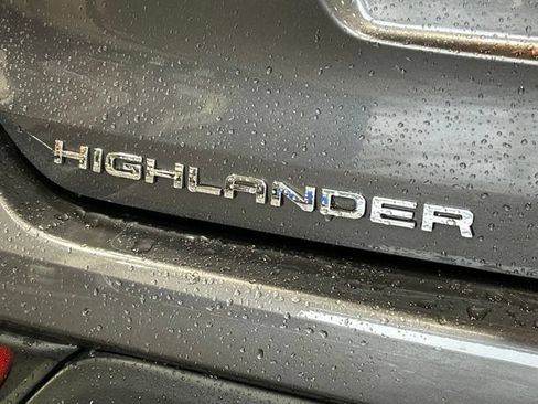 Used 2021 Toyota Highlander XLE AWD/4WD image 56