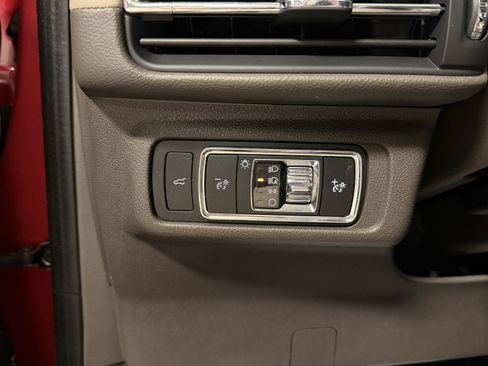 Used 2022 Lincoln Corsair AWD w/ Equipment Group 101A image 16