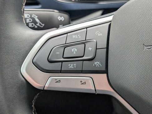 Used 2024 Volkswagen Taos SE FWD image 21