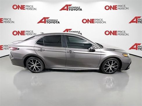 Certified 2021 Toyota Camry SE image 8