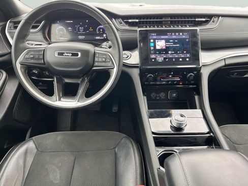 Used 2023 Jeep Grand Cherokee Altitude image 13