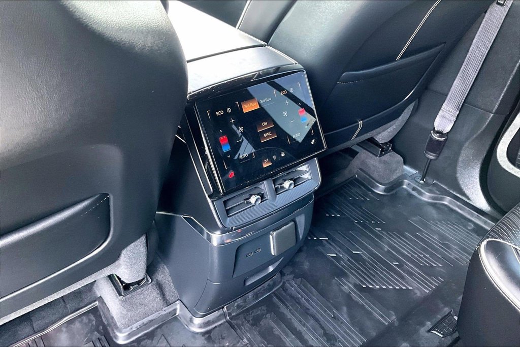 Certified 2026 Cadillac Vistiq Sport w/ LPO, Floor Liner Package AWD/4WD image 10