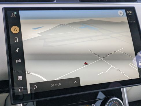 Used 2023 Land Rover Range Rover SE image 27