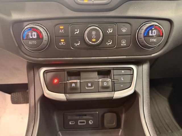 Used 2024 GMC Terrain SLT w/ Tech Package AWD/4WD image 11