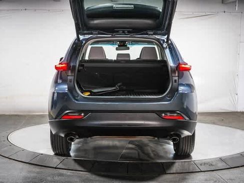 Certified 2022 Toyota Venza LE image 28