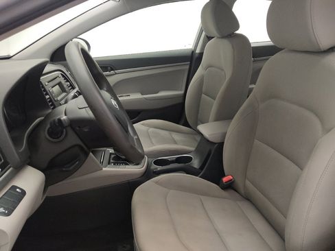 Used 2017 Hyundai Elantra SE image 17