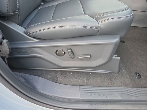 New 2025 Ford Expedition Platinum w/ Driver's Package image 42