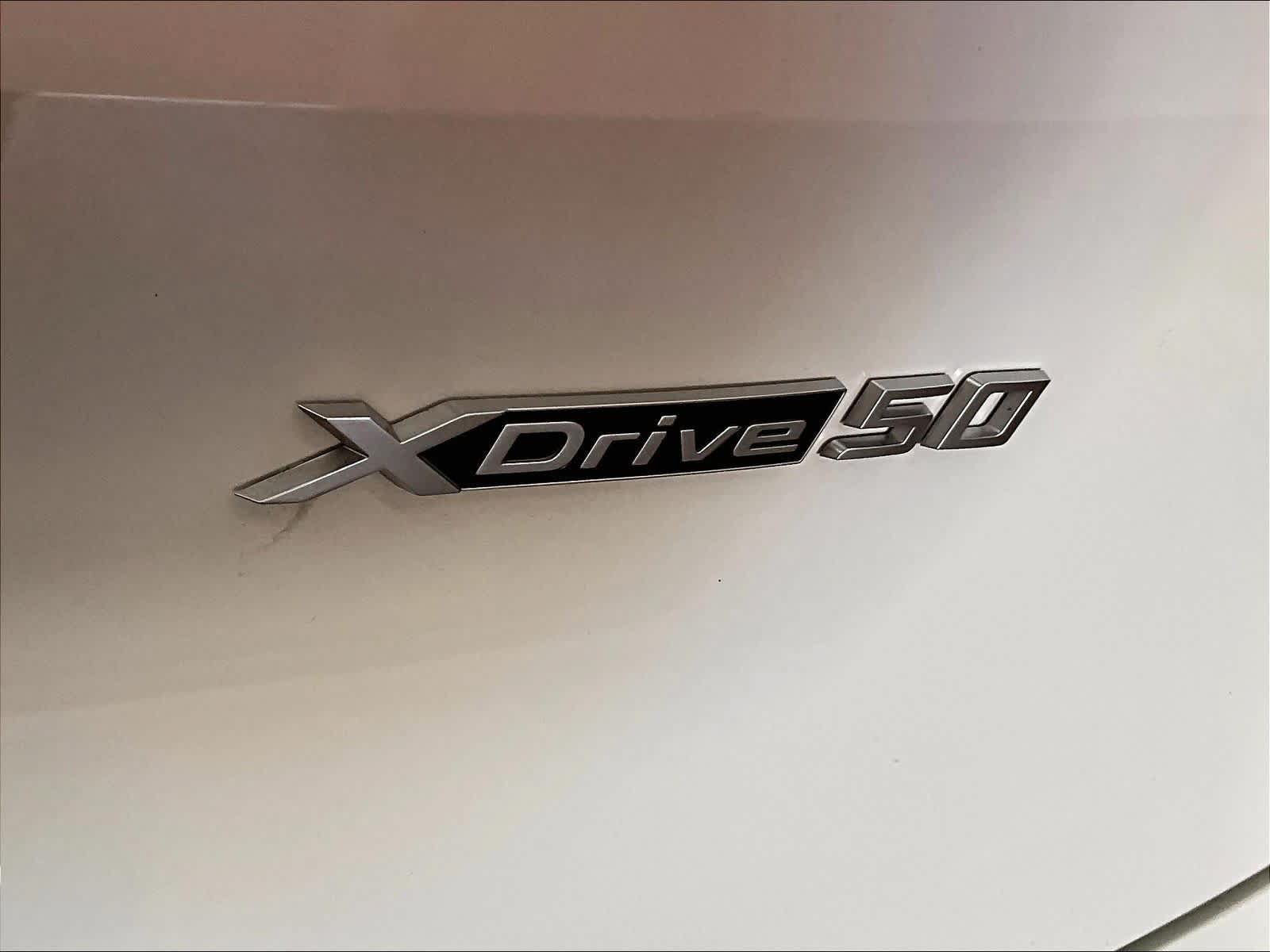 Used 2024 BMW iX xDrive50 w/ Sport Package AWD/4WD image 11