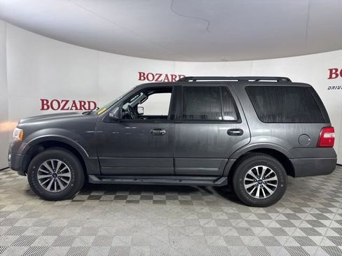 Used 2017 Ford Expedition XLT image 5