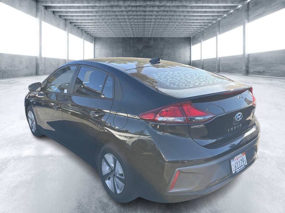 Used 2020 Hyundai Ioniq Blue FWD image 4