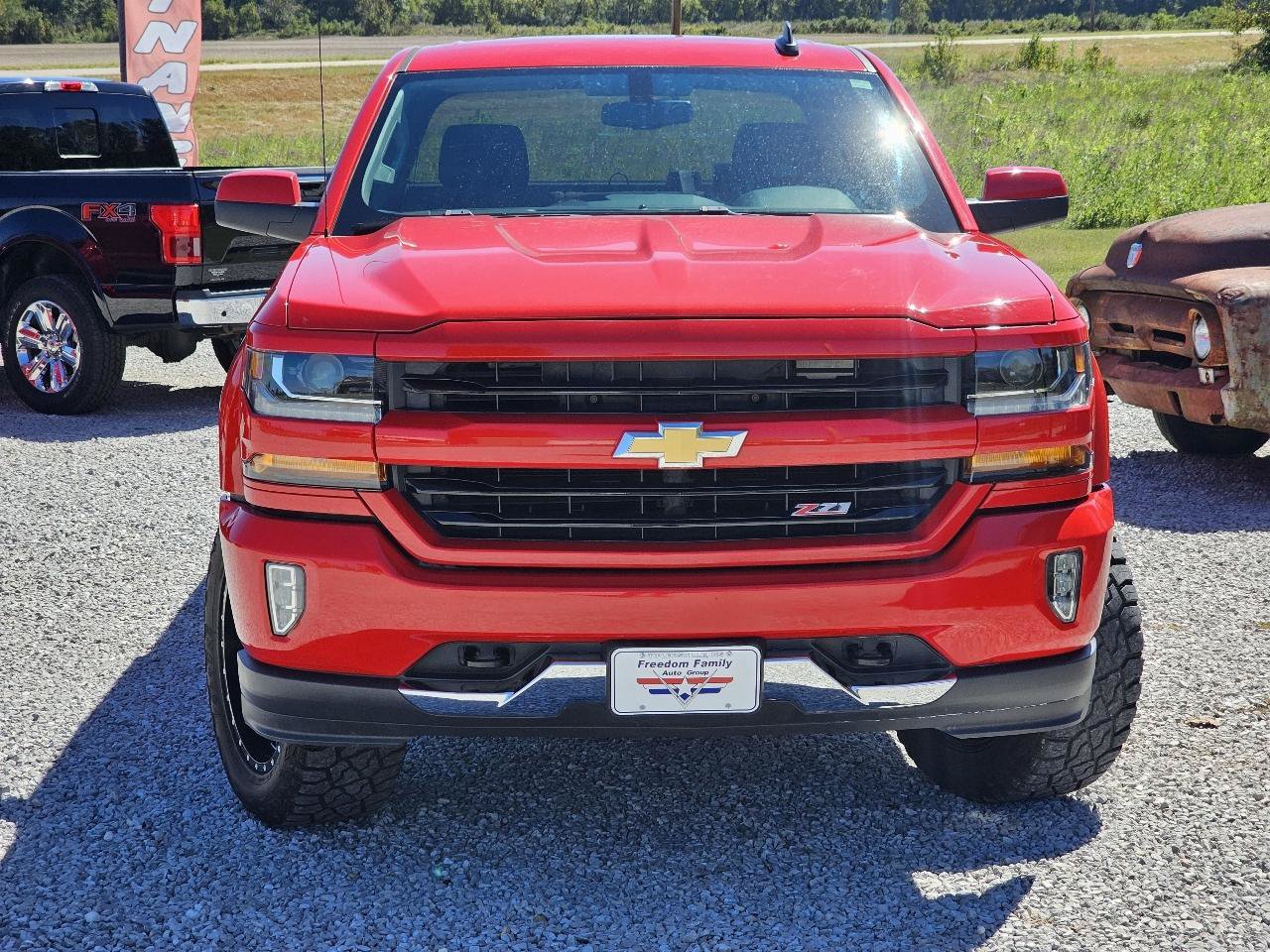 Used 2018 Chevrolet Silverado 1500 LT w/ Texas Edition AWD/4WD image 3