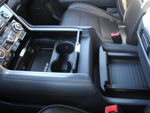 Used 2022 GMC Yukon XL Denali w/ Denali Premium Package image 41