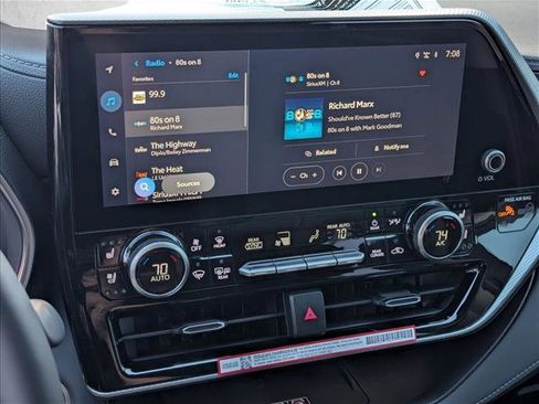New 2026 Toyota Highlander Platinum AWD/4WD image 11