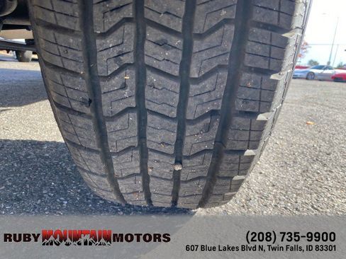 Used 2014 RAM 2500 Laramie AWD/4WD image 9