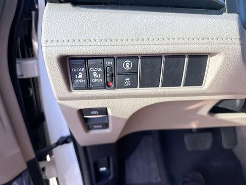 Used 2021 Honda Odyssey EX image 17