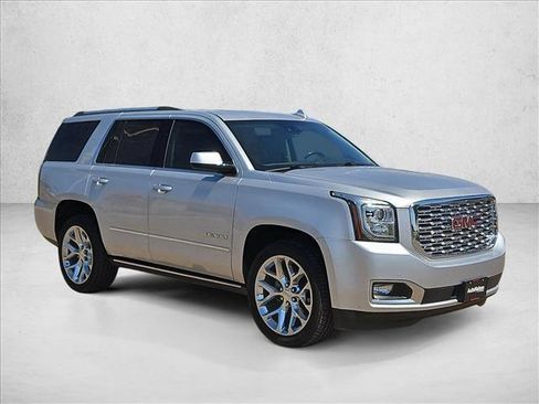 Used 2018 GMC Yukon Denali w/ Denali Ultimate Package AWD/4WD image 16