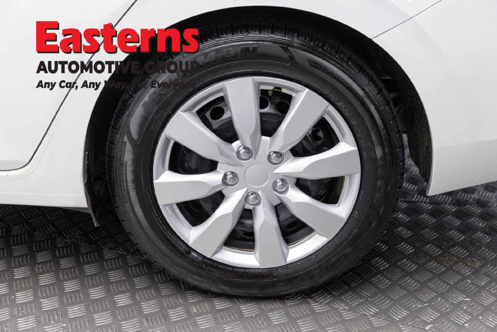 Used 2024 Nissan Sentra S FWD image 9
