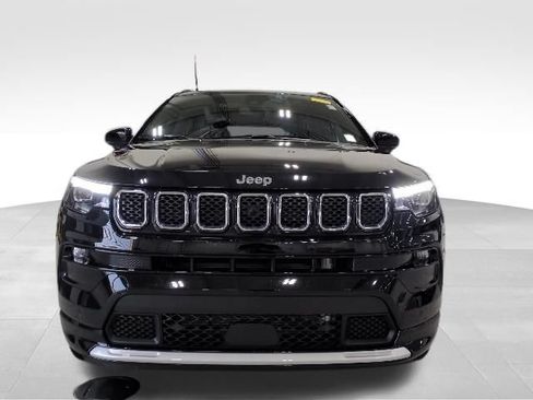 Used 2024 Jeep Compass Limited w/ Elite Group AWD/4WD image 4