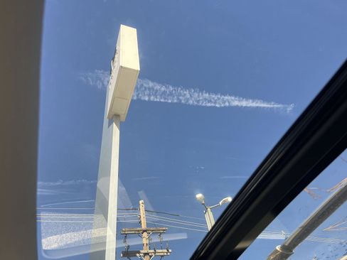 Used 2025 Nissan Pathfinder SL w/ SL Premium Package image 23