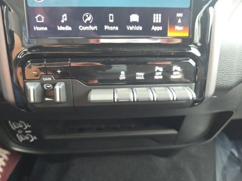 Certified 2026 RAM 2500 Big Horn AWD/4WD image 25