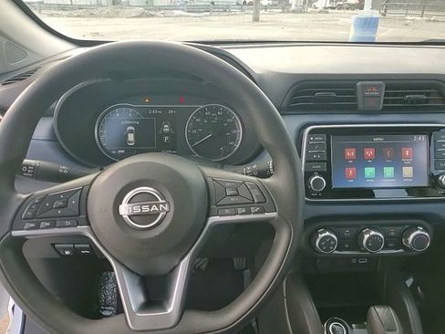 Used 2025 Nissan Versa SV image 25
