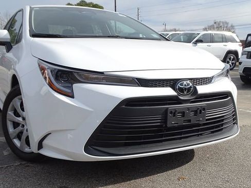 Used 2024 Toyota Corolla LE FWD image 34
