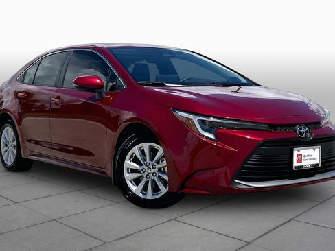 Used 2026 Toyota Corolla XLE FWD image 3