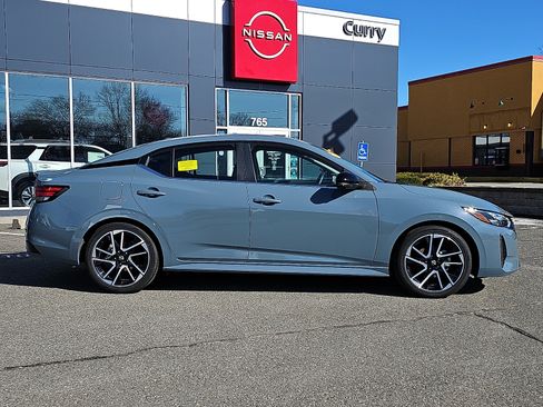 Certified 2025 Nissan Sentra SR w/ SR Premium Package FWD image 8