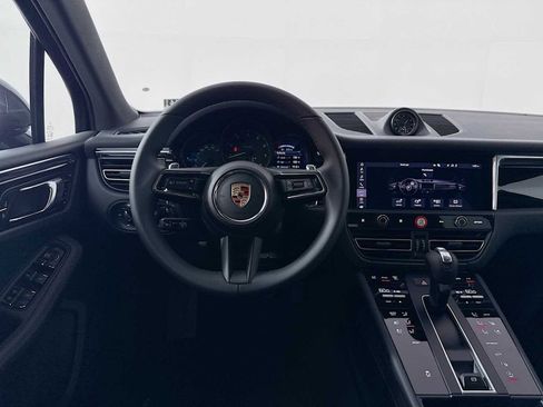 New 2025 Porsche Macan image 18