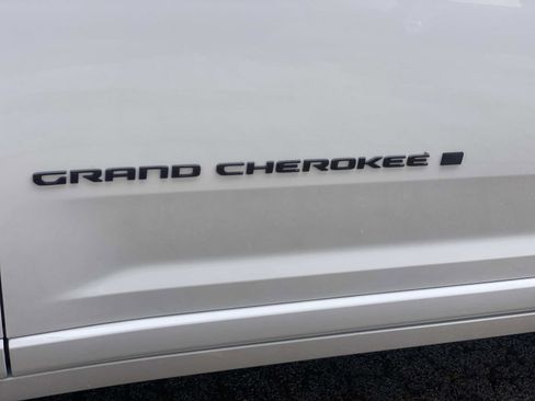 New 2026 Jeep Grand Cherokee Limited Reserve AWD/4WD image 8