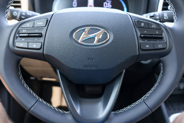 New 2026 Hyundai Venue SEL FWD image 21