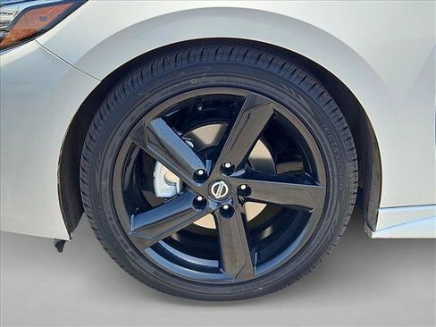 Used 2022 Nissan Sentra SR FWD image 30