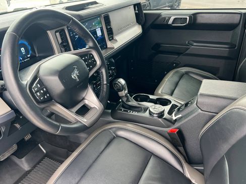 Used 2025 Ford Bronco Outer Banks AWD/4WD image 7