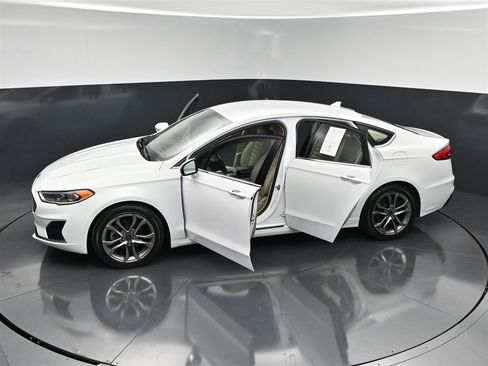 Used 2020 Ford Fusion SEL FWD image 29