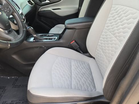 Used 2020 Chevrolet Equinox LS FWD image 14