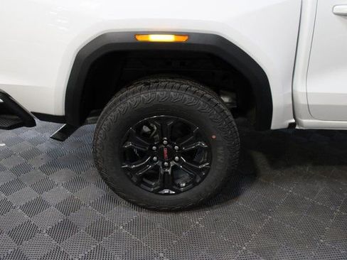 New 2025 GMC Canyon Elevation w/ Convenience Package image 10