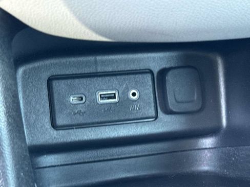 Used 2024 Chevrolet Equinox LS FWD image 29