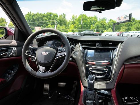 Used 2018 Cadillac CTS V RWD image 46